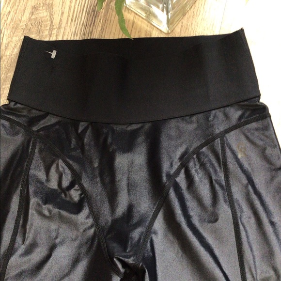 GOOD AMERICA ACTIVE ESSENTIAL BIKE SHORT🎀 - Picture 8 of 11